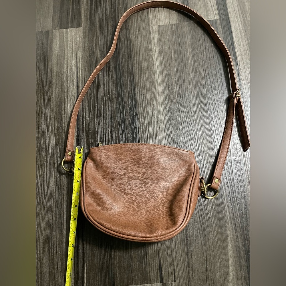 Liz Claiborne Tan Leather Tote - Picture 11 of 13